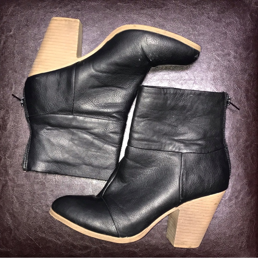 Women Black Heel Boots — SIZE 9.5M